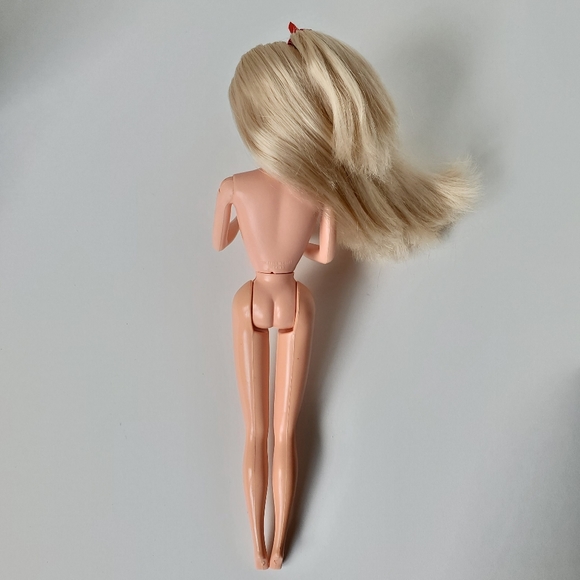 Vintage Holiday Barbie - Picture 3 of 11